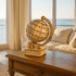 Globe terrestre puzzle 3D bois naturel en ambiance cosy, idée cadeau passionné voyage et décoration haut de gamme